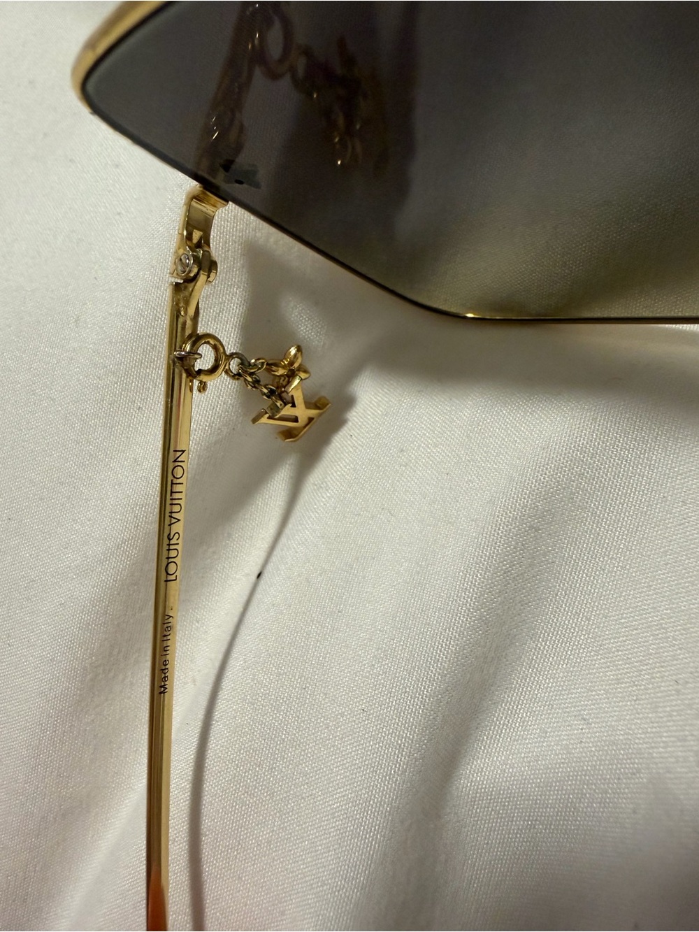 Louis Vuitton Charm Square Glasses - Picture 4 of 5